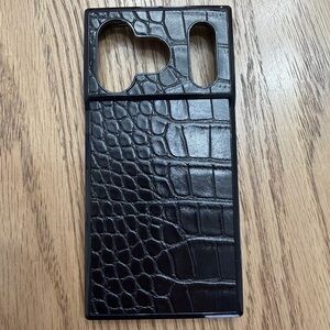 FLAUNT Black Crocodile Pattern IPhone 17 Pro Case